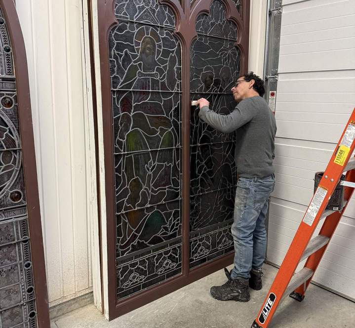 Remise en état professionnelle de vos objets et verres courbés.